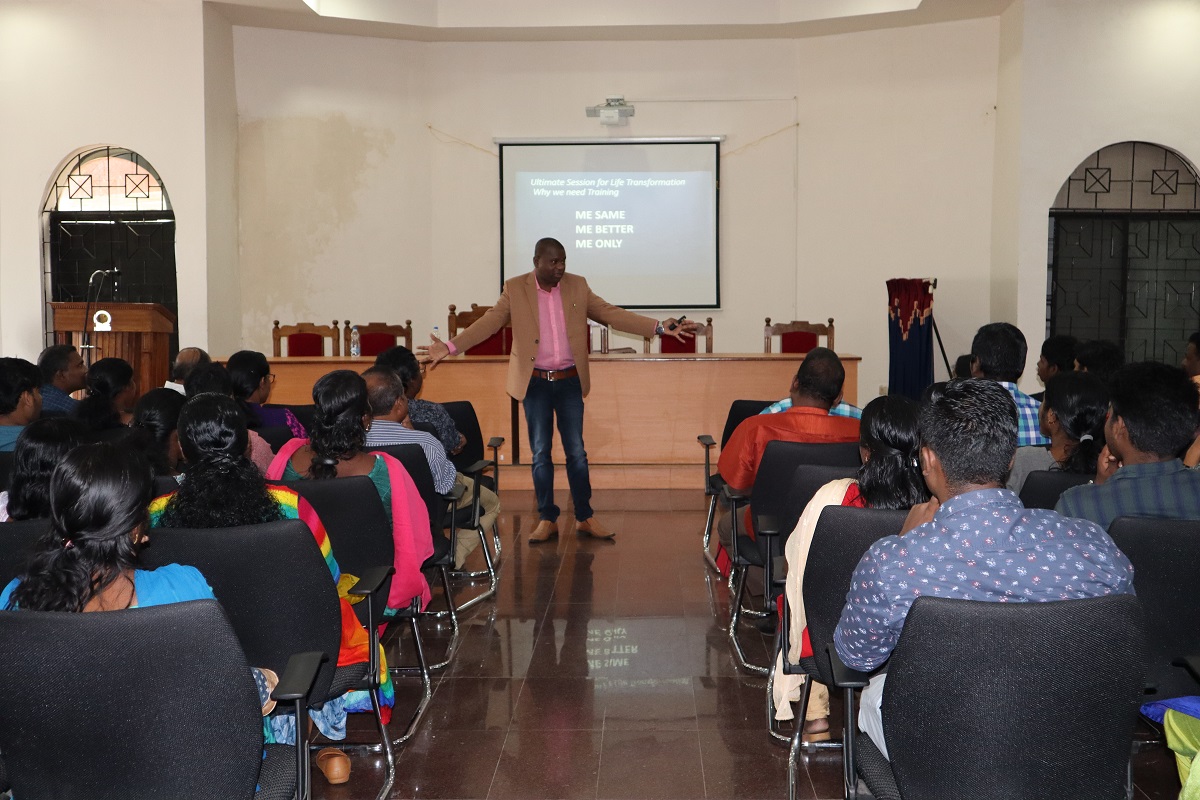 Offline Spoken English Class in Kochi, Kerala - Language Coaching Institute in Kochi, Kerala